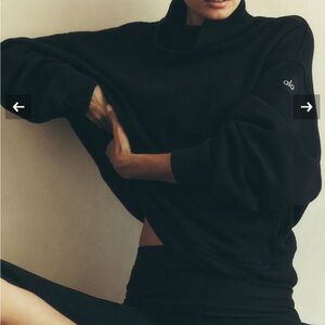 ALO Sweatshirt